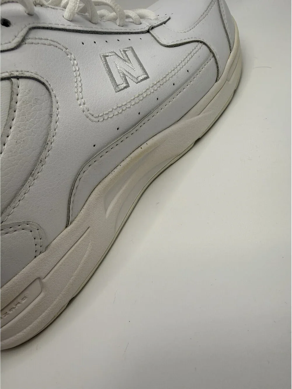 New Balance 576 Men’s Size 9 4E Athletic Shoes Sneakers White